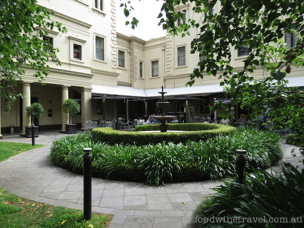 Courtyard, Medina Grand Adelaide Treasury Hotel