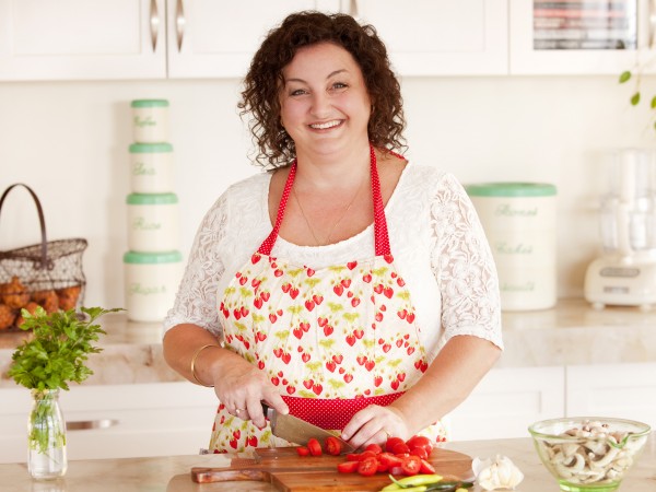 MasterChef winner Julie Goodwin wiill do cooking demonstrations on a Murray River cruise on board PS Murray Princess.