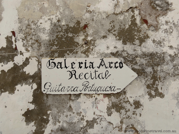 Galeria Acco, where João Cuña offers a recital, in Faro, Portugal