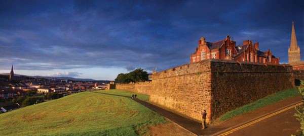 www.foodwinetravel.com.au Lonely Planet this year named Northern Ireland in its top 10 list of European travel destinations. Here are 5 things to do in Derry-Londonderry.