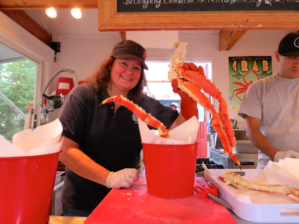 www.foodwinetravel.com.au Tracey's King Crab Shack, Juneau, Alaska. Celebrity Century cruise.