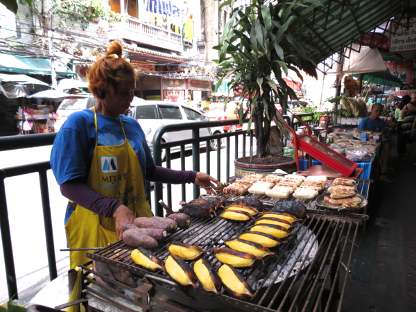 www.foodwinetravel.com.au Bangkok; Chinatown; Sam Pheng Market; Charoenkrung Road; Yaowarat Road; shopping in Bangkok; food in Bangkok; markets; markets in Thailand.