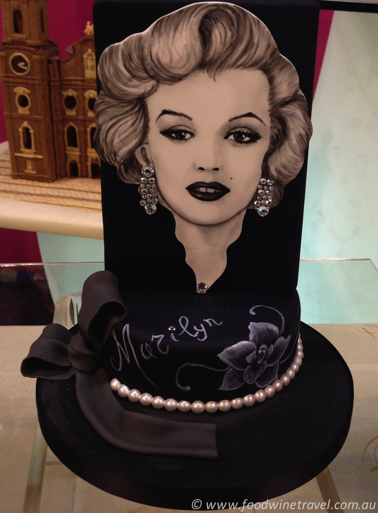 Marilyn Monroe cake