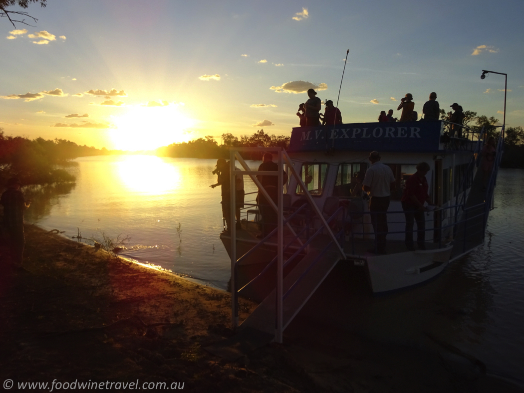 Thomson River Cruise Spirit of the Outback train trip and Outback Queensland
