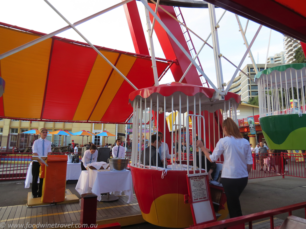 luna-park-ferris-wheel-serving