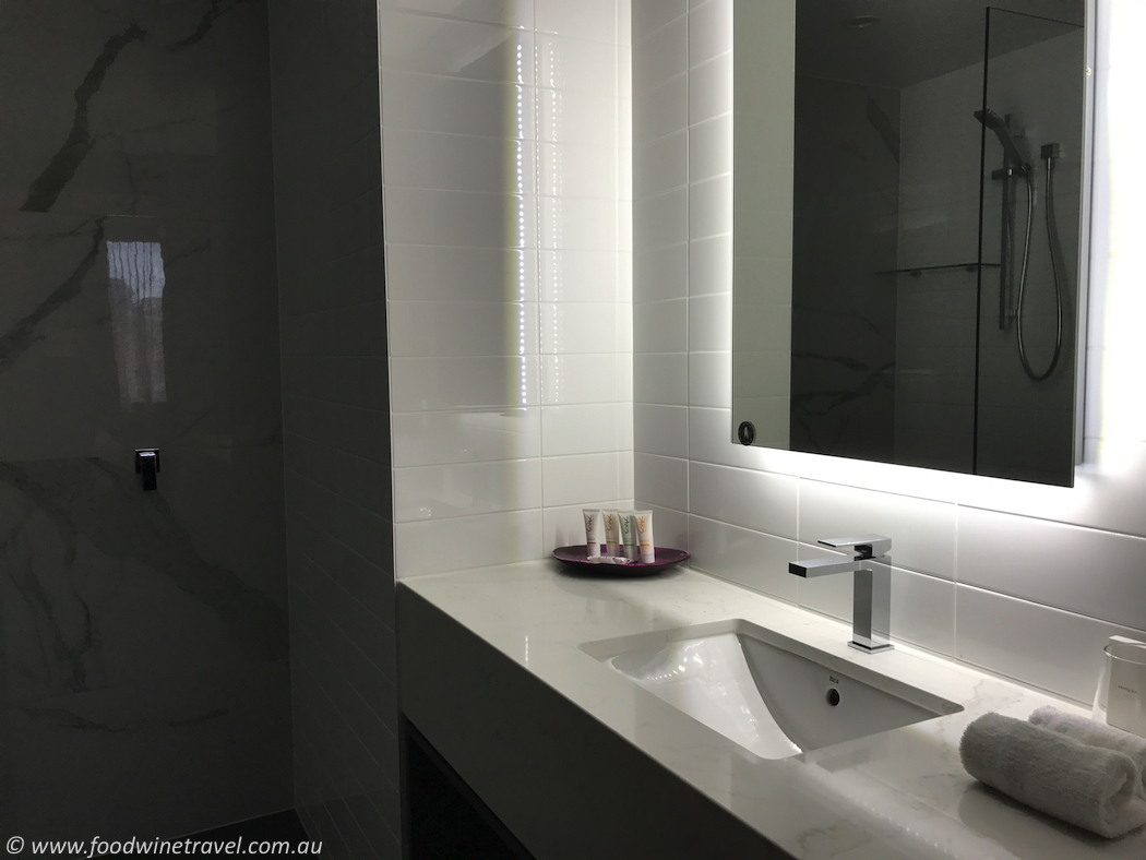 Sage Hotel James Street bathroom