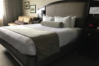 Crowne Plaza Seattle Airport Bed
