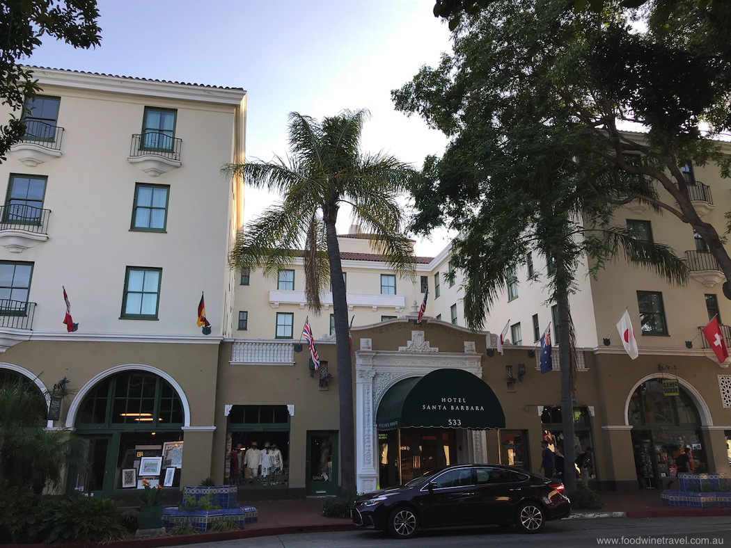 Hotel Santa Barbara's central location less than half a mile from the railway station makes it ideal for a car-free vacation.