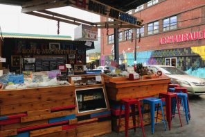 La Boîte aux Huîtres Marché Jean-Talon Montréal Oysters