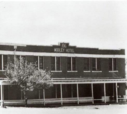 Conrad Hilton's first purchase: the Mobley Hotel in 1919.