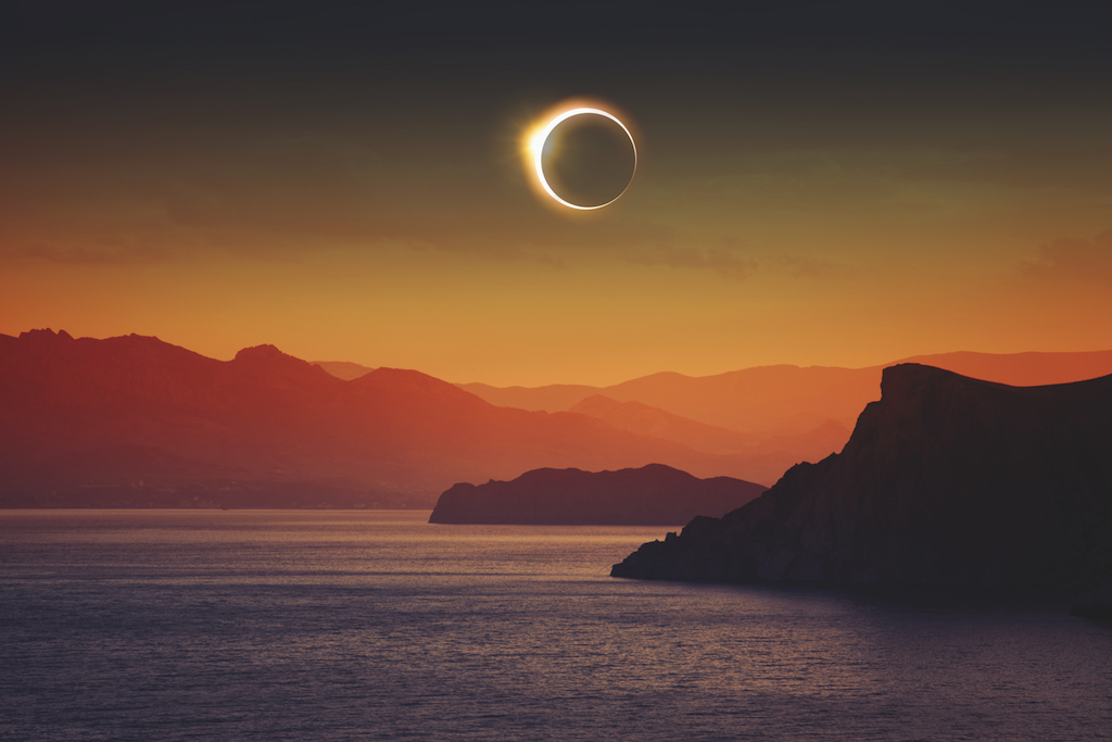 Awesome Cruises: Aurora Expeditions Total solar eclipse Antarctica cruise