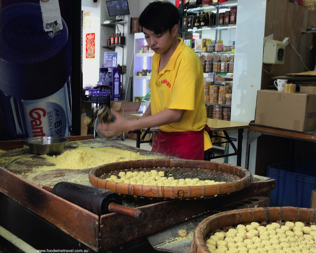 Koi Kei tempts with the aroma of freshly baked cookies.