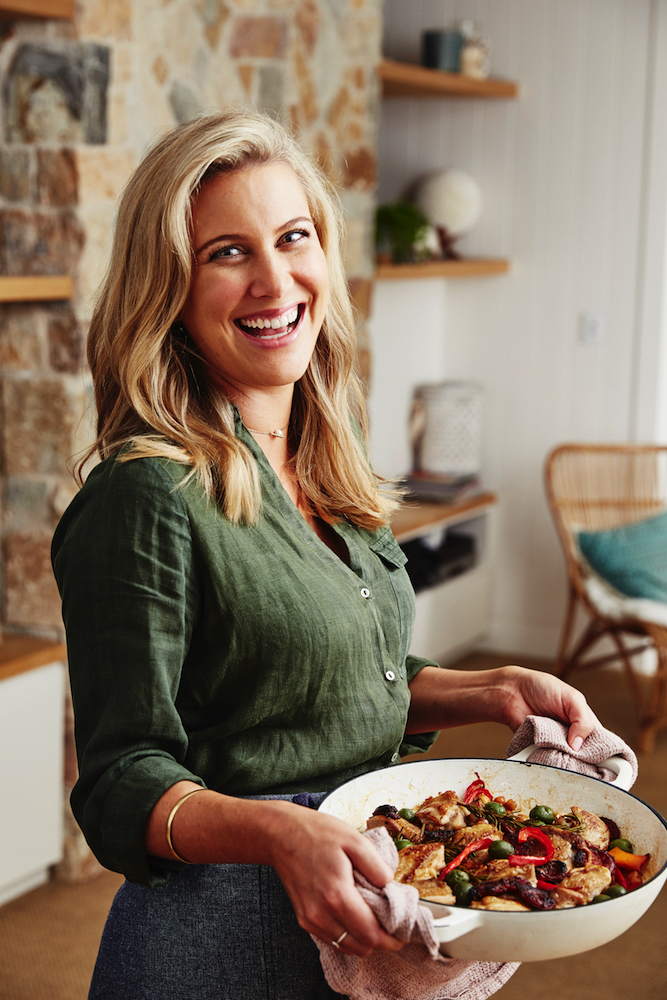 In The Weeknight Cookbook, Justine Schofield shows how the pantry, fridge and freezer can take all the stress out of preparing weeknight dinners.