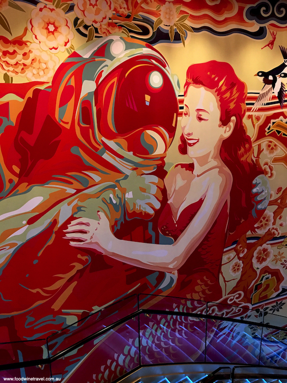 All the artwork around the ship is bright and vibrant.