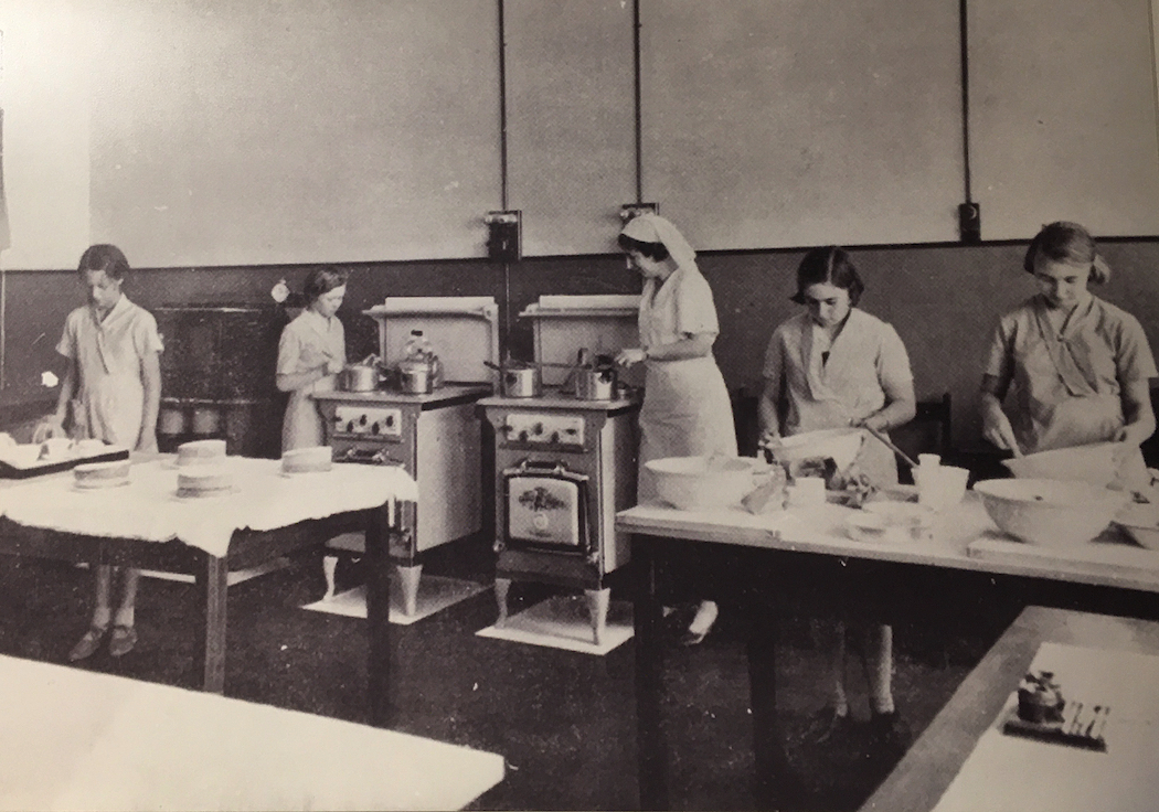 1937 cooking class in an unidentified Queensland state school.