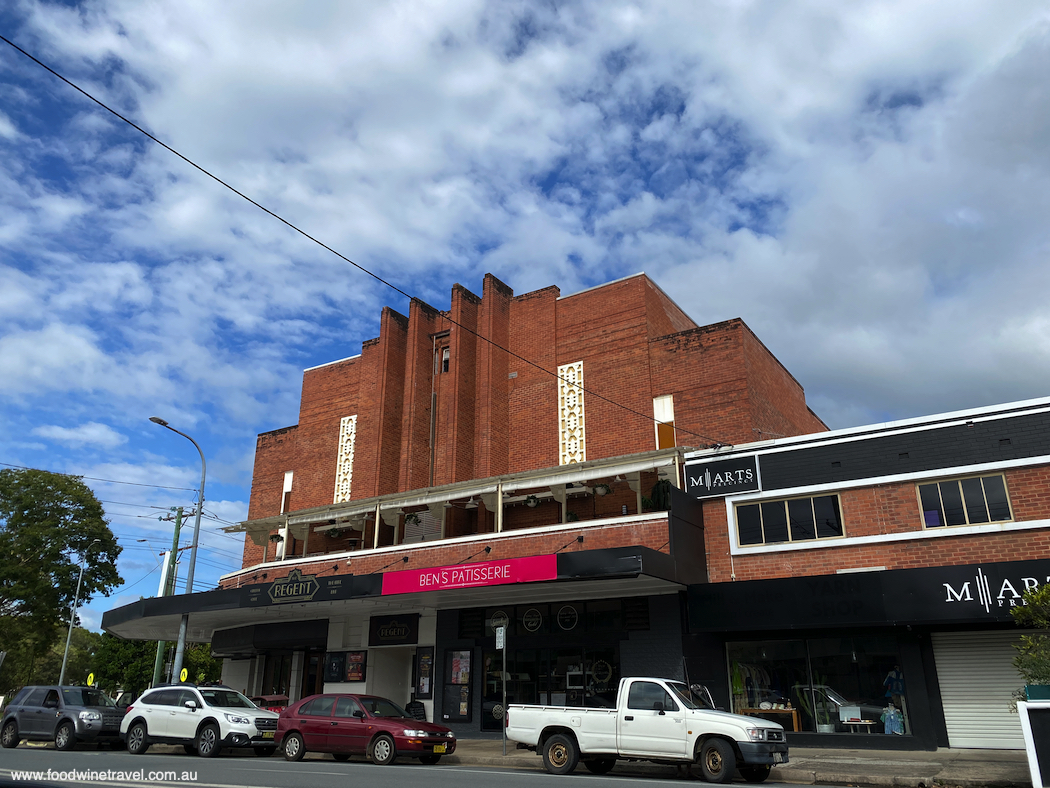 Murwillumbah has an abundance of historic buildings in Art Deco and Federation styles.