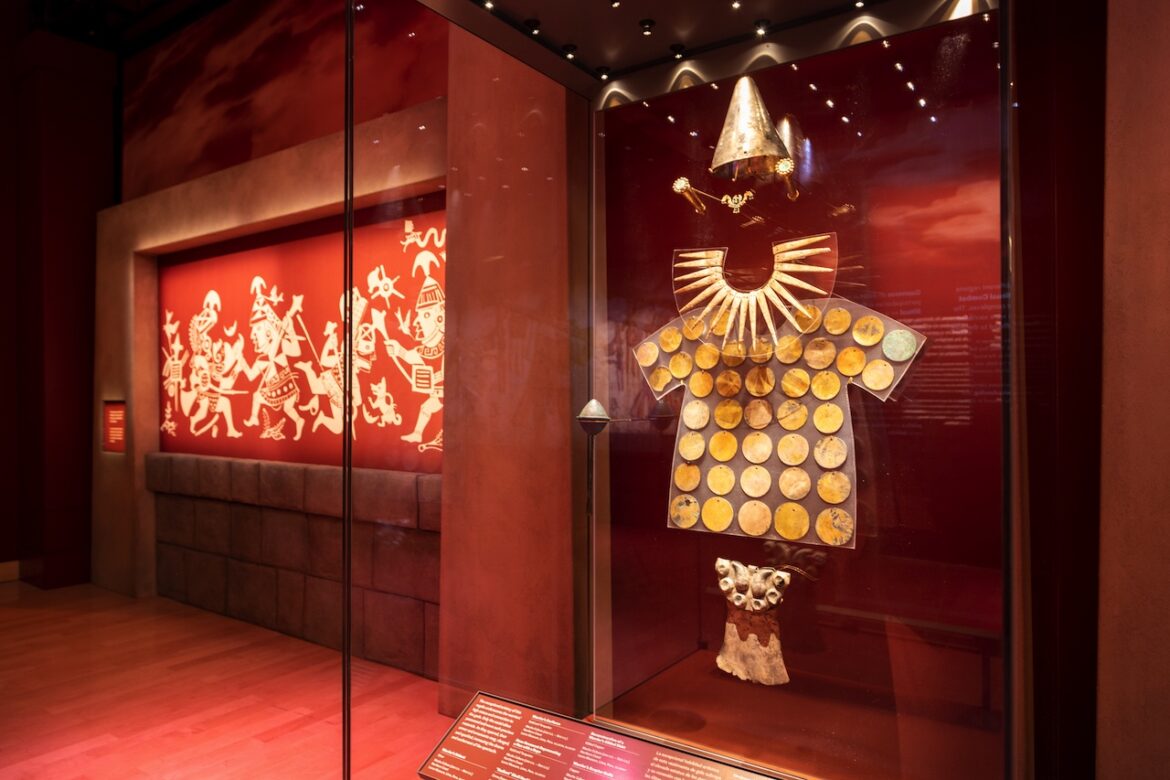 Warrior dress; Machu Picchu And The Golden Empires of Peru exhibition.
