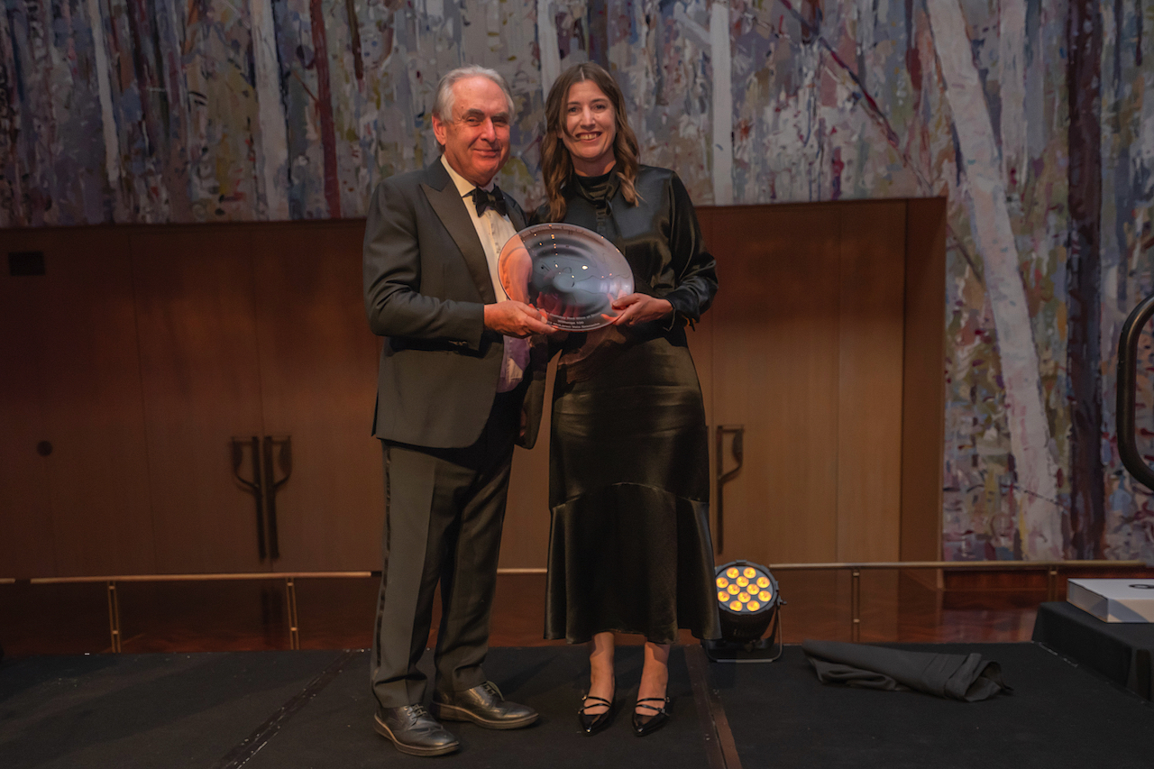 2025 National Wine Show. Minister for Trade and Tourism Don Farrell presents the trophy to Willunga 100 winemaker Renae Hirsch.