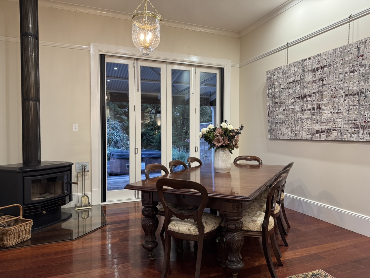The Homestead dining room at Kalinya Luxury Estate.