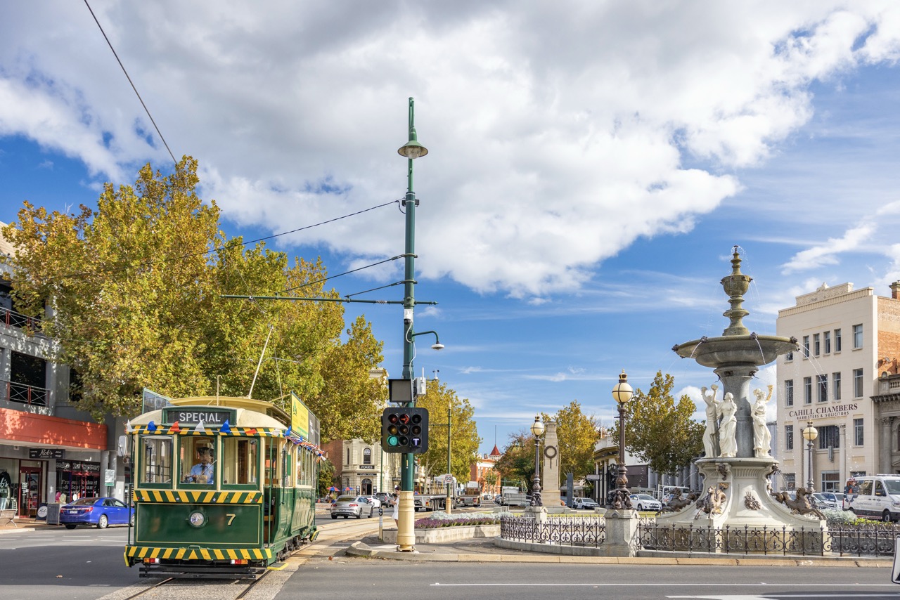 The tram offers a great introduction to Bendigo’s history. Photo: Tourism Australia.