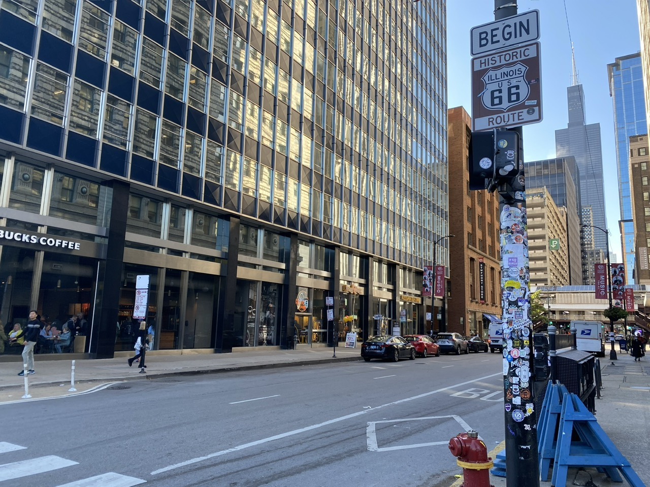 Sign indicating the start of Route 66 in Chicago.