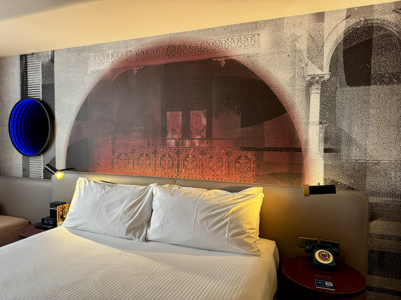 Hotel Indigo Potts Point Bed
