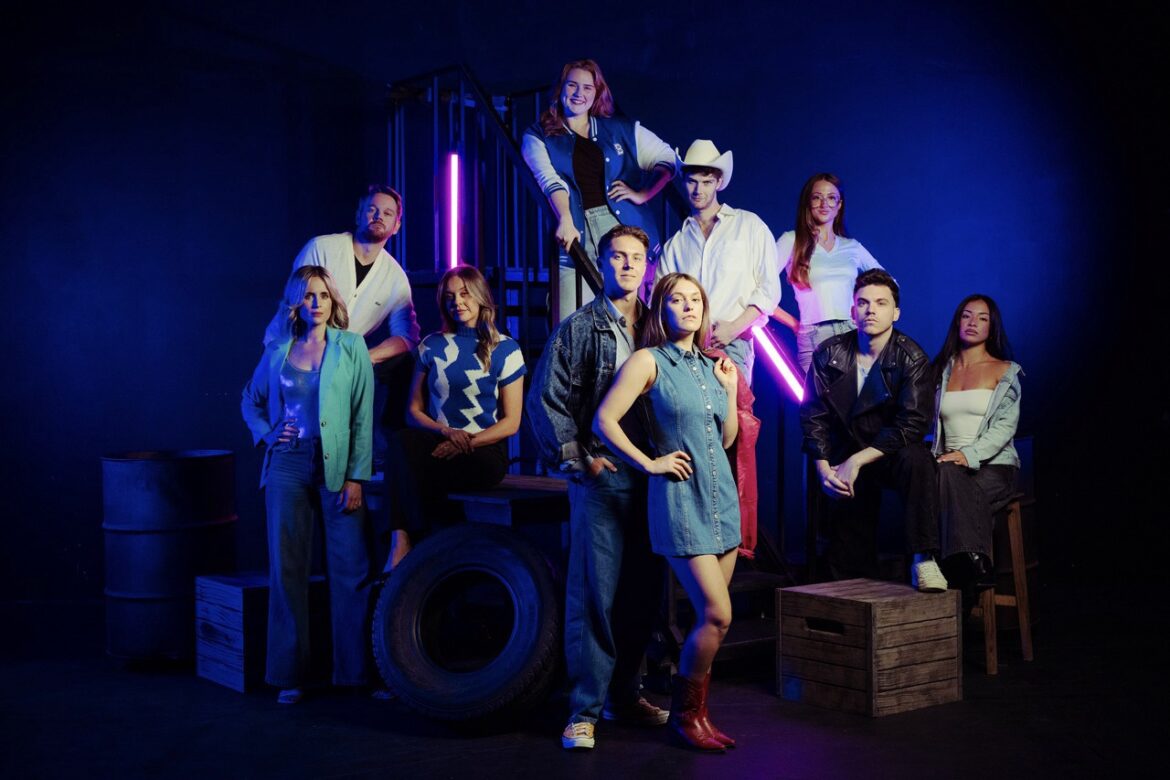 Footloose: The Musical has embarked on a national tour.