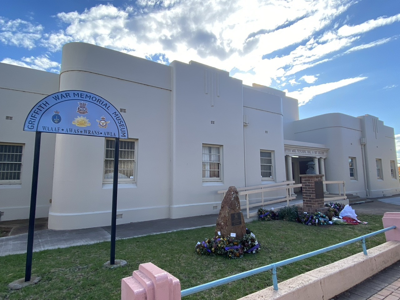 Opened in 1939, the Griffith War Memorial Hall was designed in Art Deco style by a local architect, A B Long.