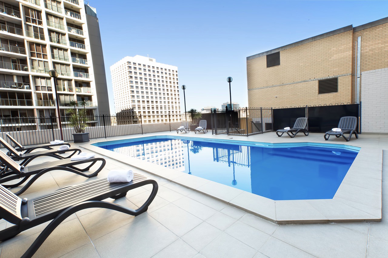 Metro Marlow’s rooftop pool. Photo by Dragon Papillon Photography.