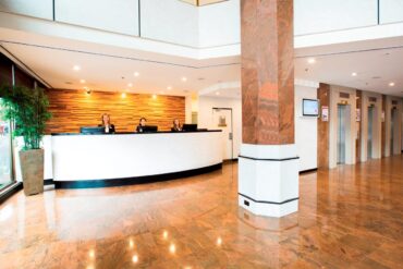 Metro Marlow Hotel Sydney Central offers 24-hour reception.